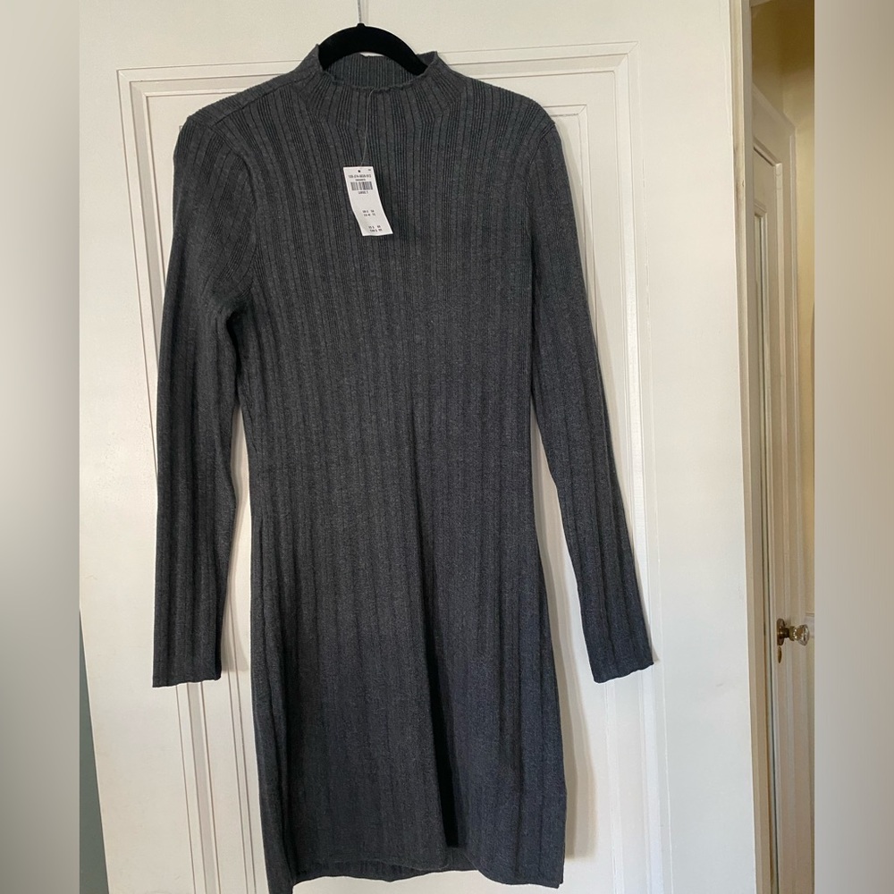 NWT Abercrombie & fitch brand great mock turtleneck sweater dress. Size lt-